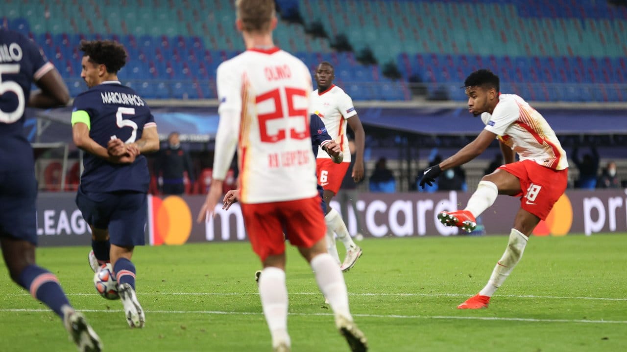 Christopher Nkunku (r) von Leipzig erzielt Treffer zum 1:1. Christopher Nkunku (r) von Leipzig erzielt Treffer zum 1:1.