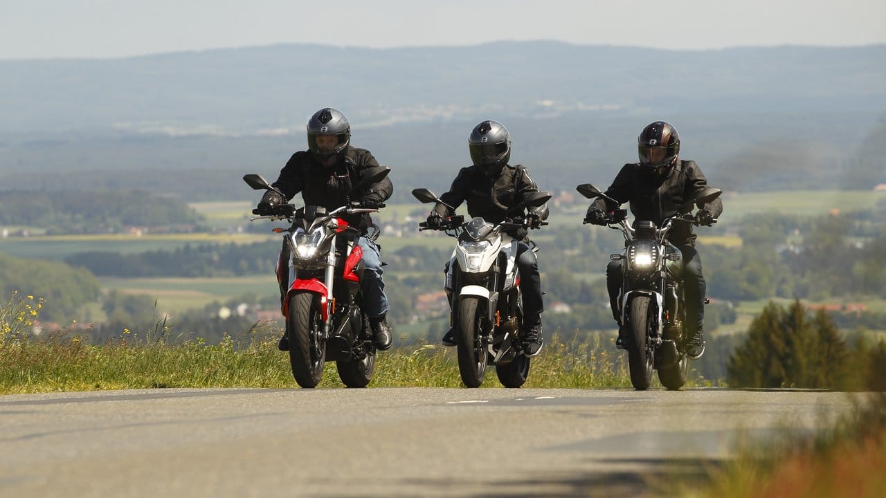 Chinesisches Dreigestirn: Modelle wie Voge 500 R, 300 R und 300 AC (von links nach rechts) rollen nun auch auf den europäischen Markt.