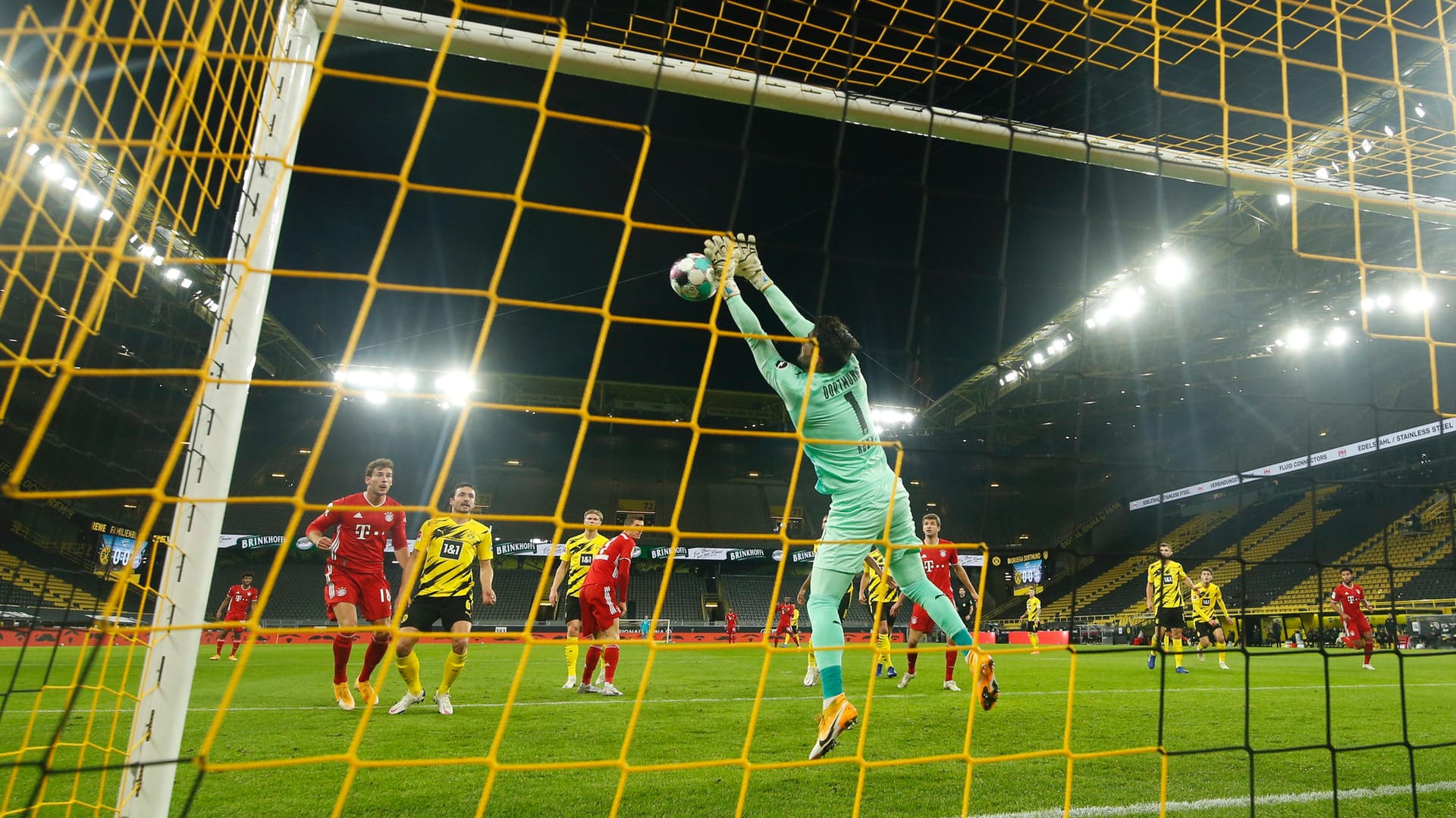 Roman Bürki: Der Schweizer machte eine solide Partie. Bei den Gegentoren konnte er nichts ausrichten. Note: 2