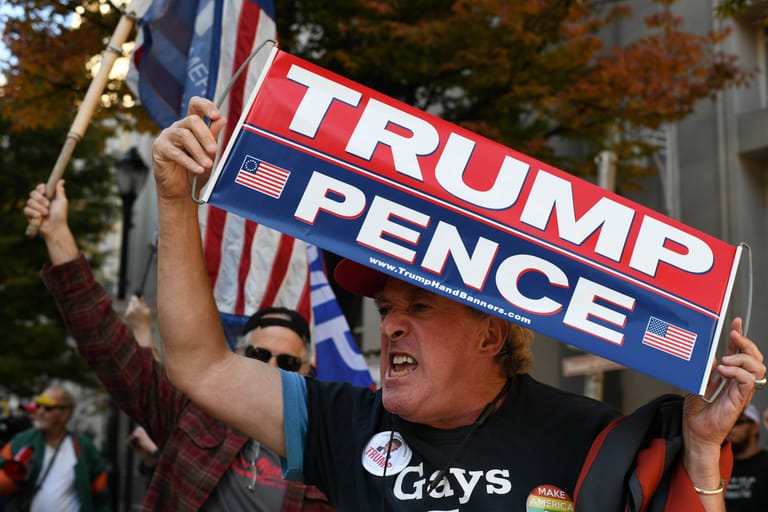 In Pennsylvania fiel am Samstagvormittag (Ortszeit) die Entscheidung. Auch in der größten Stadt des Bundesstaats, Philadelphia, protestierten Trump-Anhänger.