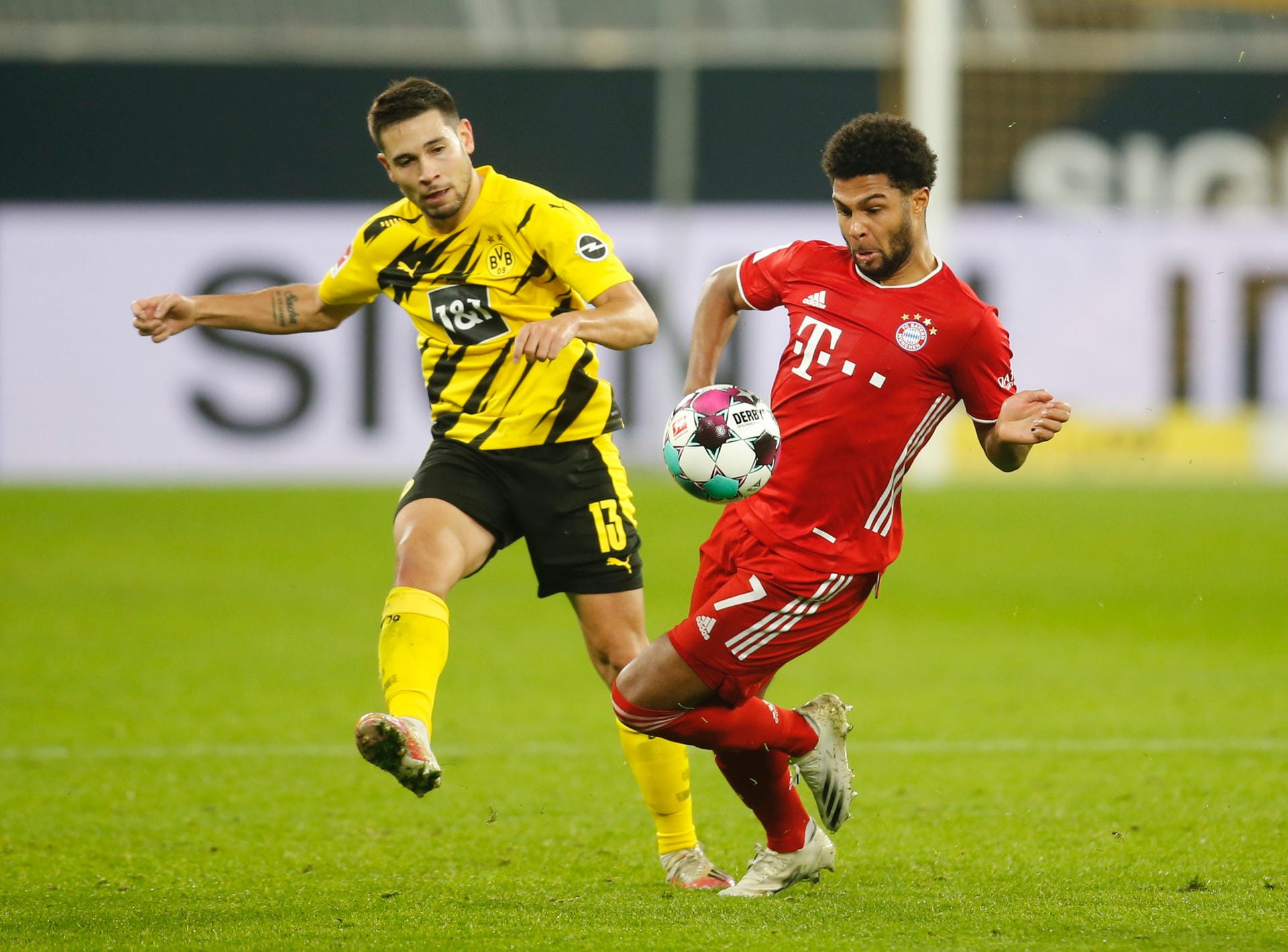 Raphael Guerreiro: Dortmunds Linksverteidiger war mit Abstand der beste Spieler der Viererkette. In der Schlussphase schaltete er noch einen Gang hoch und wurde zum Spielmacher des Teams. Note: 1
