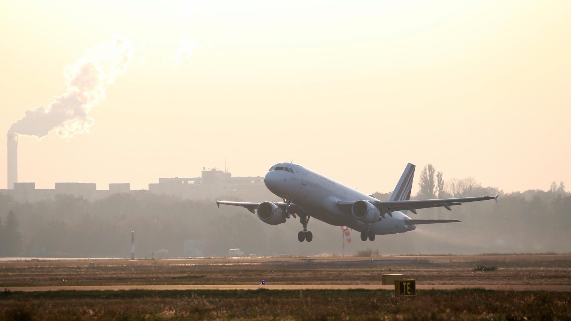 Der letzte Flieger ist abgehoben: Der Flughafen-Tegel ist damit geschlossen.