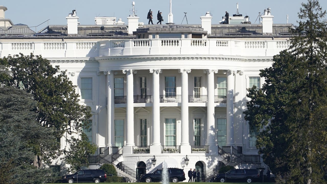 Ein Blick auf das Weiße Haus in Washington.