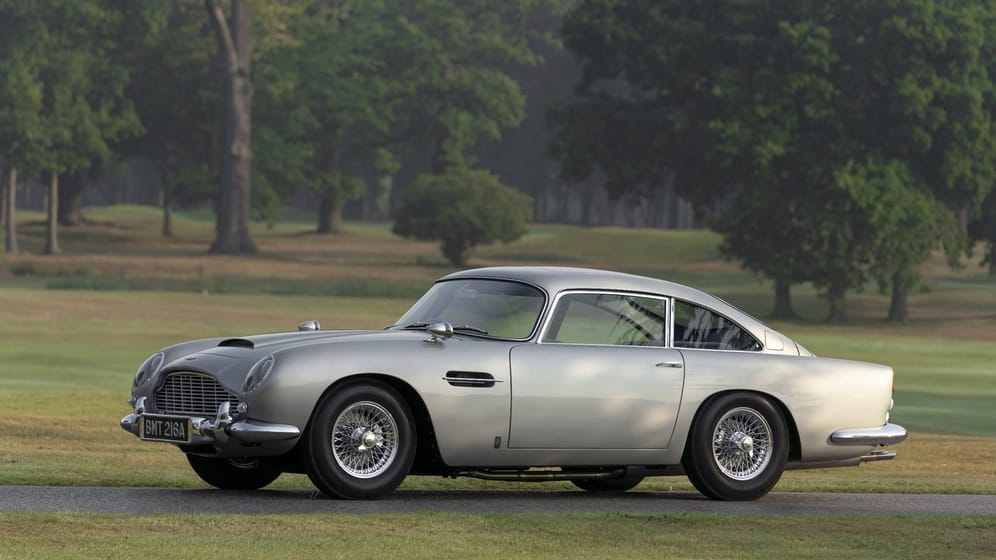 Das wahrscheinlich coolste Bond-Auto aller Zeiten: Aston Martin lässt den DB5 mit zahlreichen originalen Agentenfunktionen auferstehen – allerdings ohne Straßenzulassung.