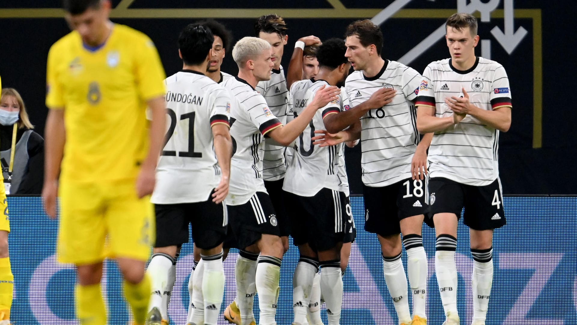 3:1 gegen die Ukraine: Die deutsche Nationalmannschaft siegte am Ende deutlich, tat sich aber zeitweise schwer mit den Gästen. Trotzdem können sich gleich einige DFB-Stars auszeichnen. Die Einzelkritik.