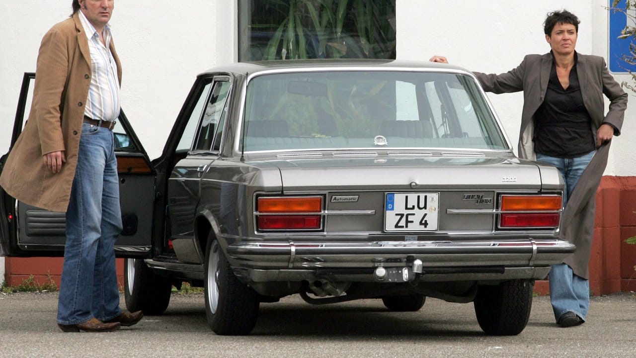 Kantiger Typ mit kantigem Auto: Andreas Hoppe fuhr als Mario Kopper zusammen mit Kommissar-Kollegin Ulrike Folkerts alias Lena Odenthal im alten Fiat 130.