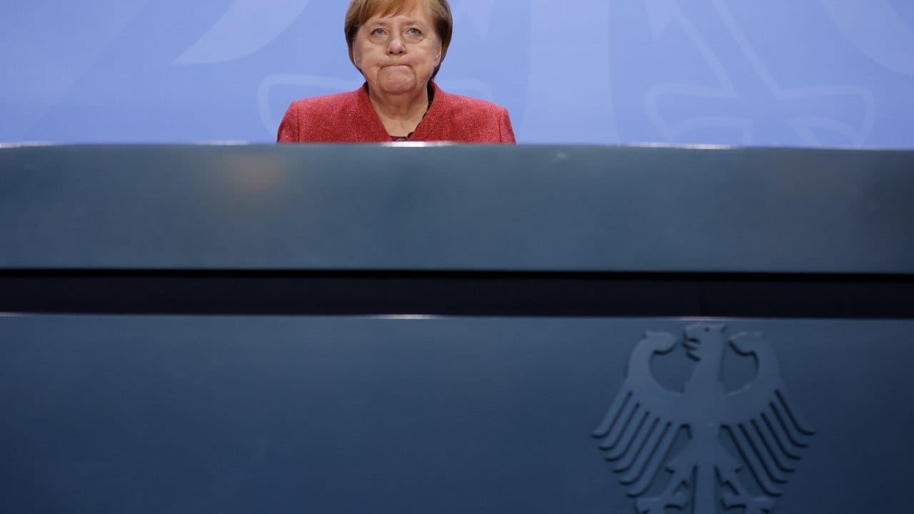 Merkel hatte sich in einer Videokonferenz mit den Ministerpräsidenten der Bundesländer über das weitere Vorgehen in der Corona-Krise beraten.