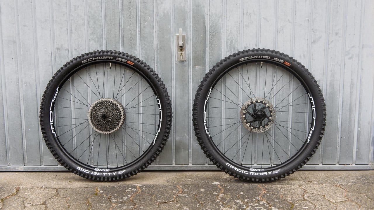 Können besseren Schutz vor Pannen bieten: schlauchlose ("tubeless") Reifen. Können besseren Schutz vor Pannen bieten: schlauchlose ("tubeless") Reifen.