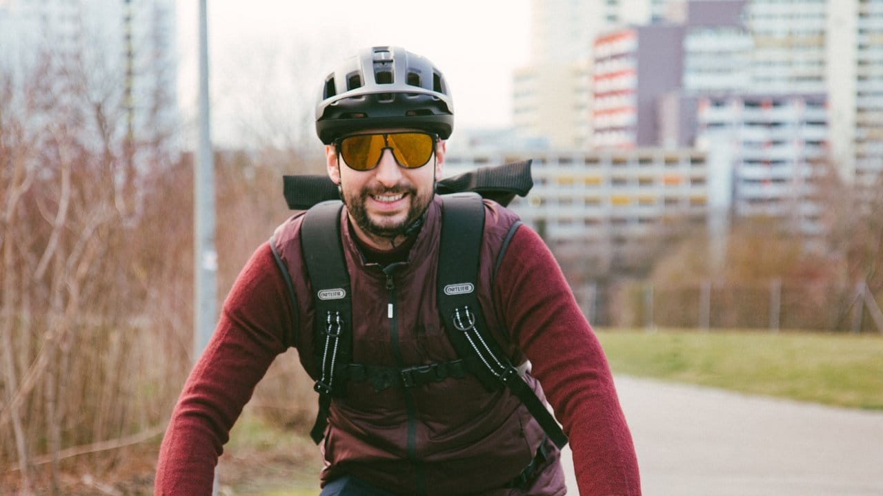 Ganzjahresradler: Wer auf das Fahrrad zum Pendeln angewiesen ist, muss sich und sein Gefährt für die kalte Jahreszeit vorbereiten.