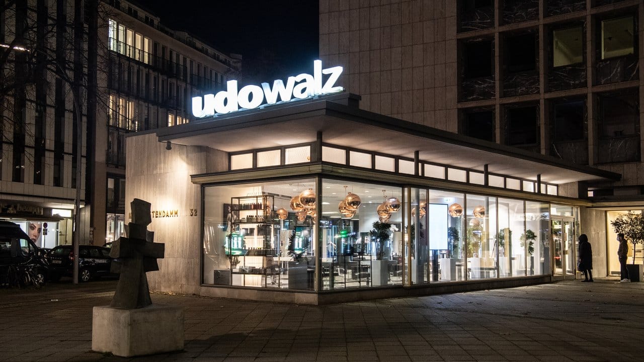 Das Stamm-Geschäft von Star-Friseur Walz am Kurfürstendamm. Das Stamm-Geschäft von Star-Friseur Walz am Kurfürstendamm.