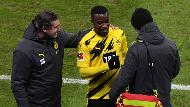 Youssoufa Moukoko (Borussia Dortmund): Am 21. November 2020 lief das Top-Talent erstmals im BVB-Trikot in der Bundesliga auf. Er war zu diesem Zeitpunkt 16 Jahre und 1 Tag alt.