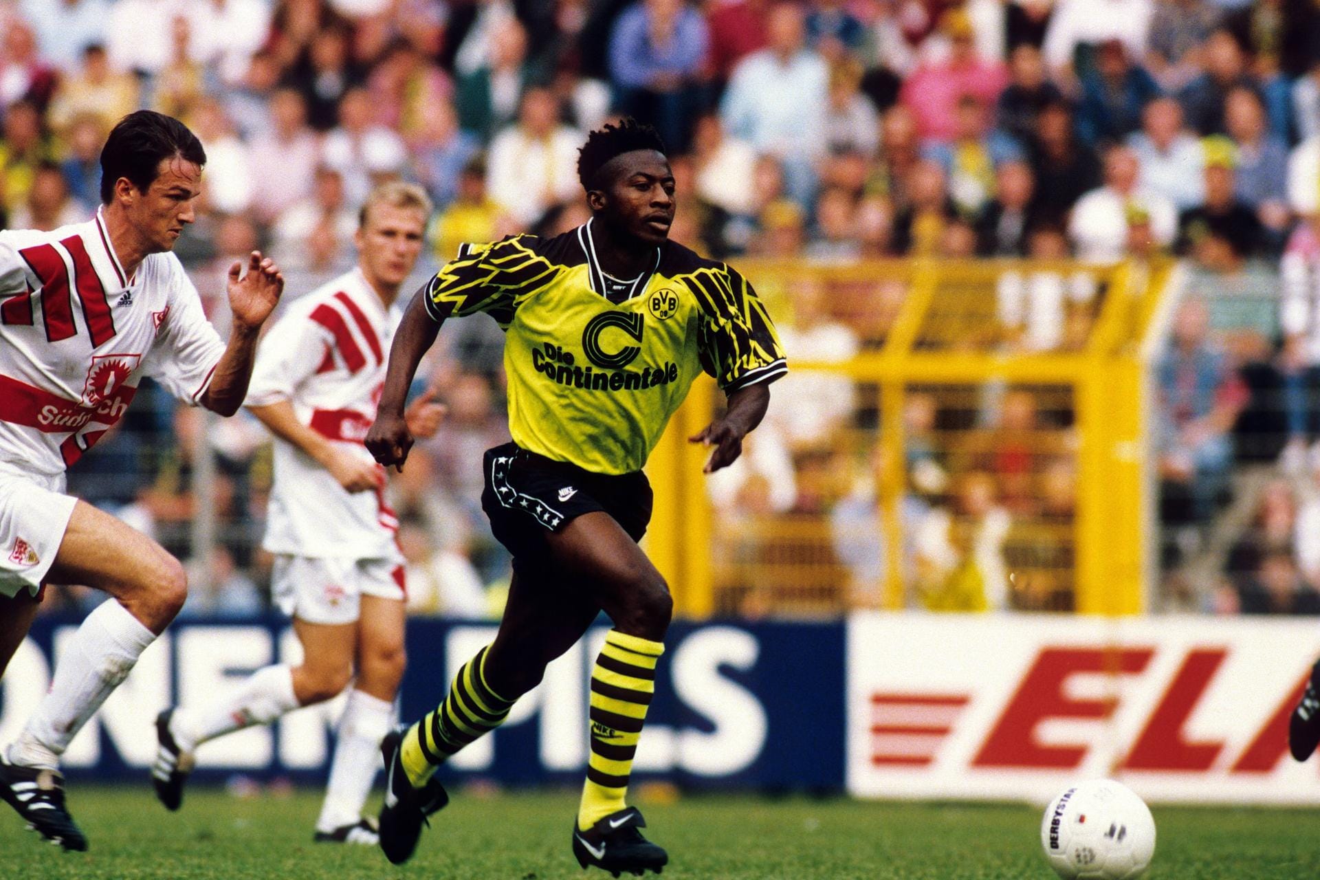 Ibrahim Tanko (Borussia Dortmund): Der Offensivspieler durfte sein Bundesliga-Debüt für Borussia Dortmund am 24. September 1994 gegen den VfB Stuttgart bestreiten. Er war zu diesem Zeitpunkt 17 Jahre, 1 Monat und 30 Tage alt.