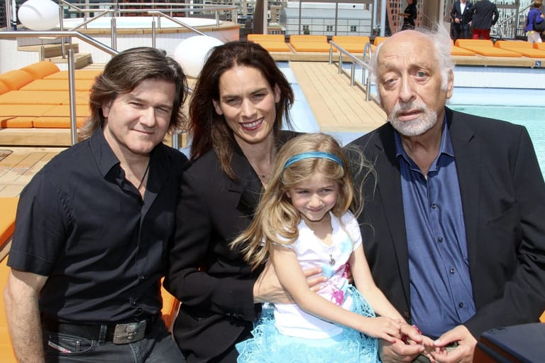 2014: Karl Dall mit seiner Tochter Janina, Enkelin Nelina und Schwiegersohn Jovan Nenadic bei einer Schiffstaufe in Hamburg.