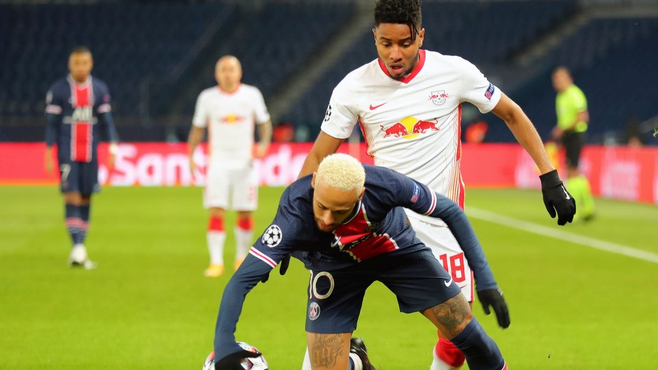 Superstar Neymar (vorne) brachte PSG gegen Leipzig auf die Siegerstraße. Superstar Neymar (vorne) brachte PSG gegen Leipzig auf die Siegerstraße.