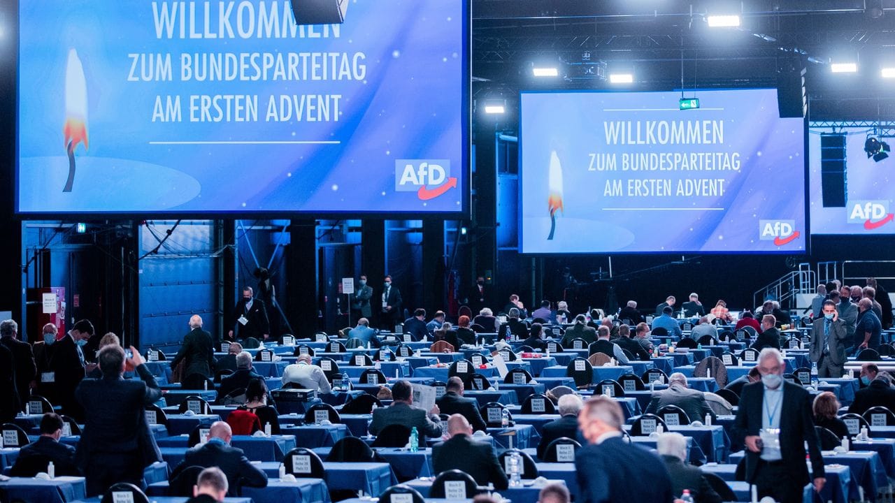 Der AfD-Bundesparteitag findet unter strengen Corona-Auflagen in Kalkar am Niederrhein statt.