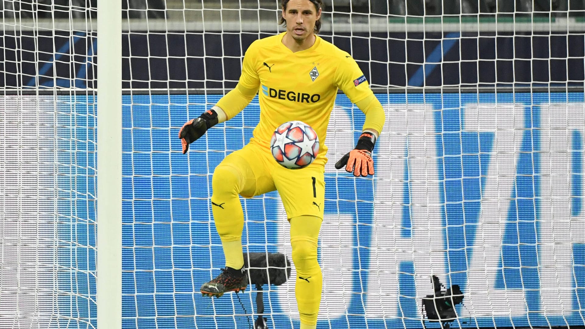 Yann Sommer: Kassiert das 0:1 unglücklich durch die Beine, bei den weiteren Toren ohne Chance. Unglücklicher Abend für den Schweizer. Note 4