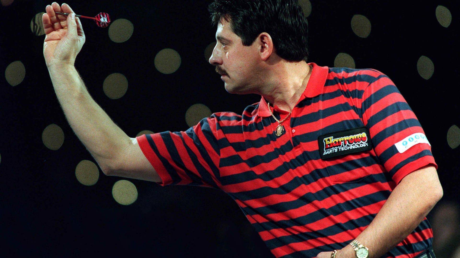 Dennis Priestley war der erste Weltmeister der Darts-WM der PDC, die auch heute noch der einflussreichste Verband im Darts-Sport ist. 1994 gewann der Engländer Priestley gegen Phil Taylor mit 6:1.