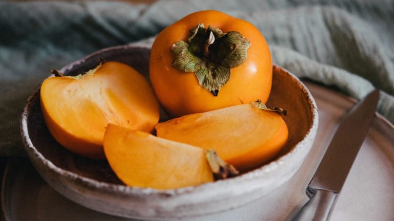 Wie isst man Kaki? So funktioniert es mit und ohne Schale