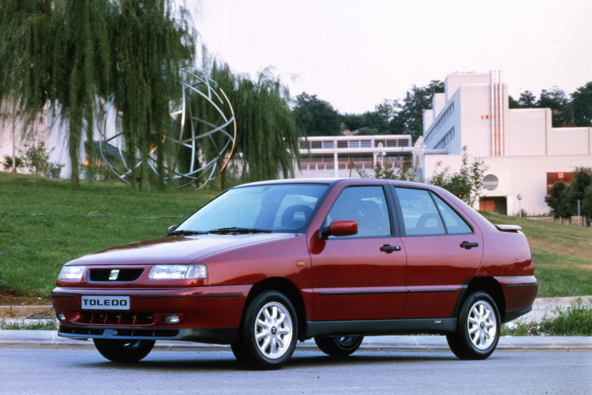 Spanische Tochter: Das erste Seat-Modell unter den Fittichen von VW war der Seat Toledo.