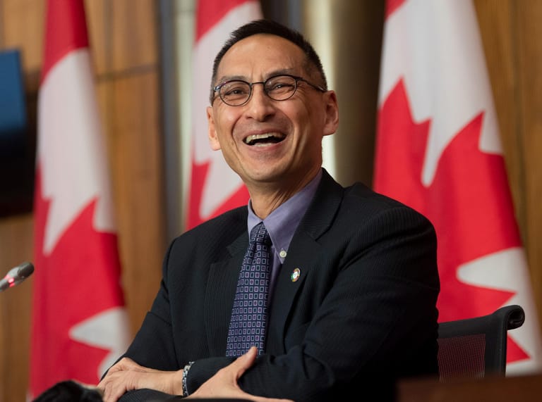 Howard Njoo, Kanadas stellvertretender oberster Gesundheitsbeamter, verkündet die Notfallzulassung des Corona-Impfstoffs von Biontech/Pfizer: Noch im Dezember soll das Land bis zu 249.000 Impfdosen erhalten.