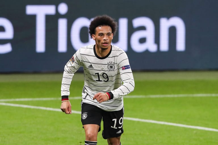 Leroy Sané (vier Spiele): Wurde im September nach seinem Kreuzbandriss wieder langsam an die Nationalmannschaft rangeführt. Fiel im Oktober dann wegen einer Kapselverletzung wieder aus. Traf im Rückspiel gegen die Ukraine, gegen Spanien unsichtbar. Note 3