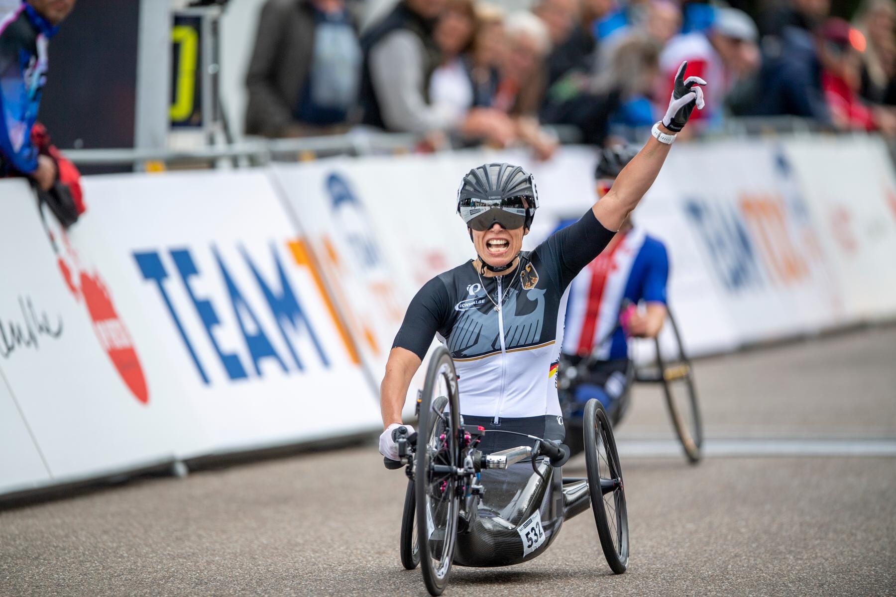 Andrea Eskau: Die Thüringerin ist sowohl bei den Sommerspielen als auch bei den Winter-Paralympics erfolgreich. So gewann die studierte Psychologin Goldmedaillen im Handbike, Langlauf und Biathlon.
