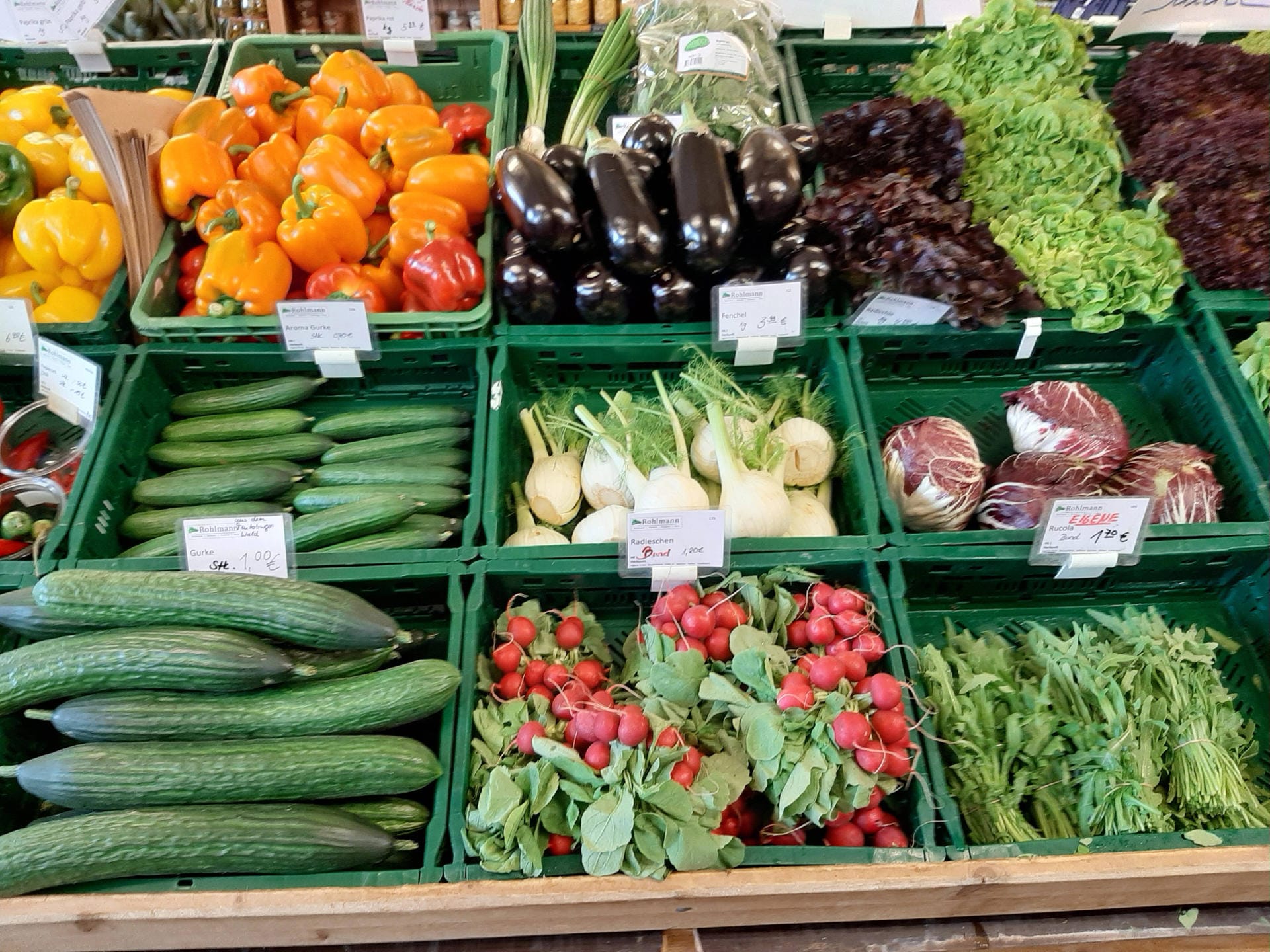 2020 testeten die ersten Supermärkte essbare, pflanzliche Verpackungen aus natürlichem Zucker und pflanzlicher Zellulose.