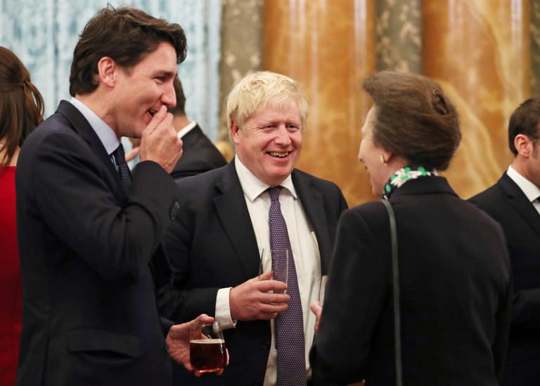Der nächste Erfolg für die Briten: Auf das Freihandelsabkommen mit Japan folgt am 21. November ein Freihandelsabkommen mit Kanada. Boris Johnson vereinbarte mit dem kanadischen Premierminister Justin Trudeau (l.), dass der Handel mit Kanada wie auch vor dem Brexit fortgeführt werden könne.