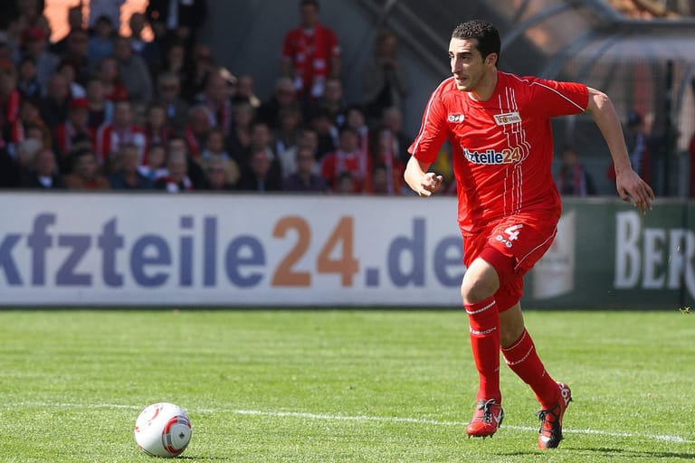 Ahmed Madouni (2010-2012): Der französisch-algerische Abwehrmann spielte während seiner Karriere in Ländern wie Frankreich, Rumänien und Katar. Nachdem er 2014 die Fußballschuhe an den Nagel hing, machte er seinen Abschluss in Sport-Management an einer Universität in Lyon.
