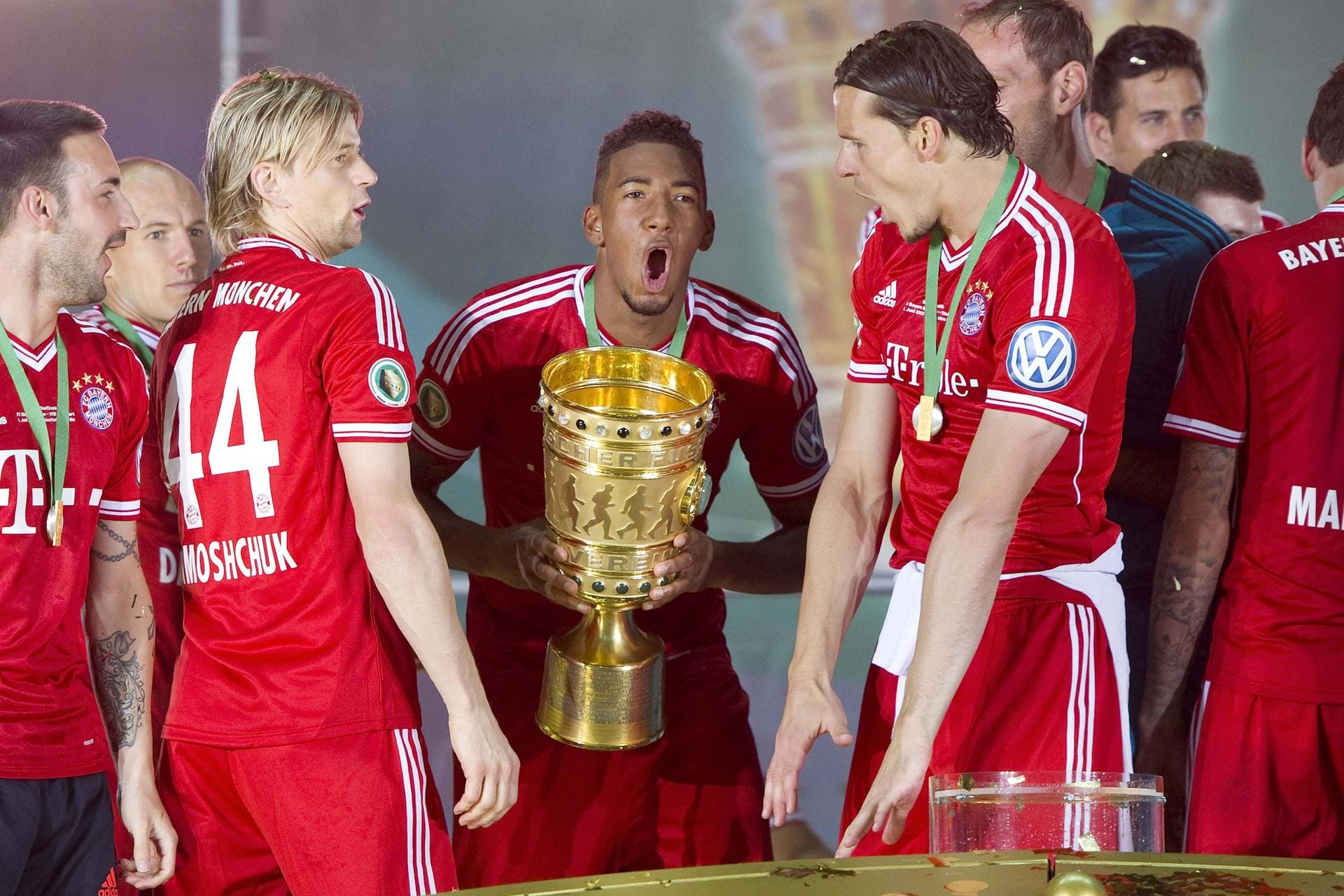 DFB-Pokal (2013, 2014, 2016, 2019 & 2020): Fünfmal konnte Boateng in Summe den Titel als Pokalsieger holen. Im Finale besiegten die Münchner dabei den VfB Stuttgart (2013), Borussia Dortmund (2014, 2016), Rasenballsport Leipzig (2019) und Bayer Leverkusen (2020).