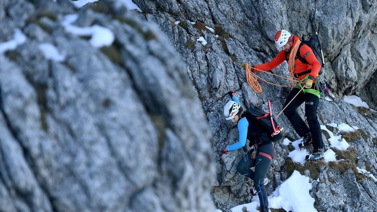 Motivieren gehört zum Job: Der angehende Bergführer Manuel Haff übt auf Trainingstouren, sich auf unterschiedliche Charakter einzustellen.