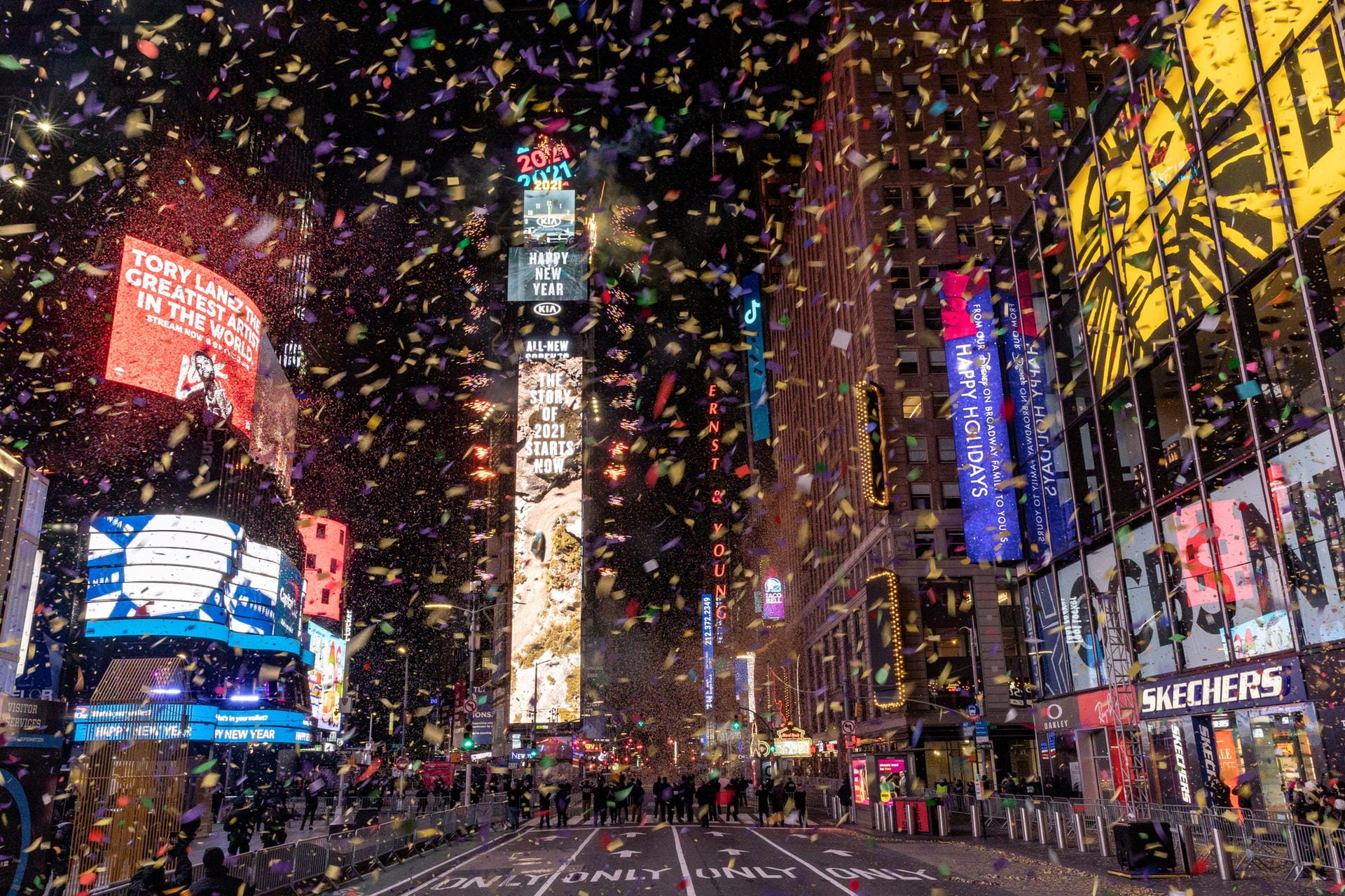 New York, USA: Der berühmte "Ball Drop" fand am Times Square trotzdem statt.