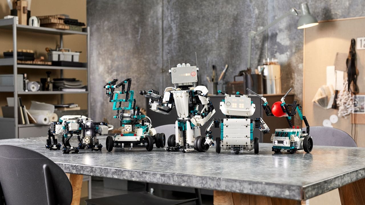 Aus dem Robotik-Set lassen sich fünf verschiedne Roboter bauen (l-r): Gelo, M.