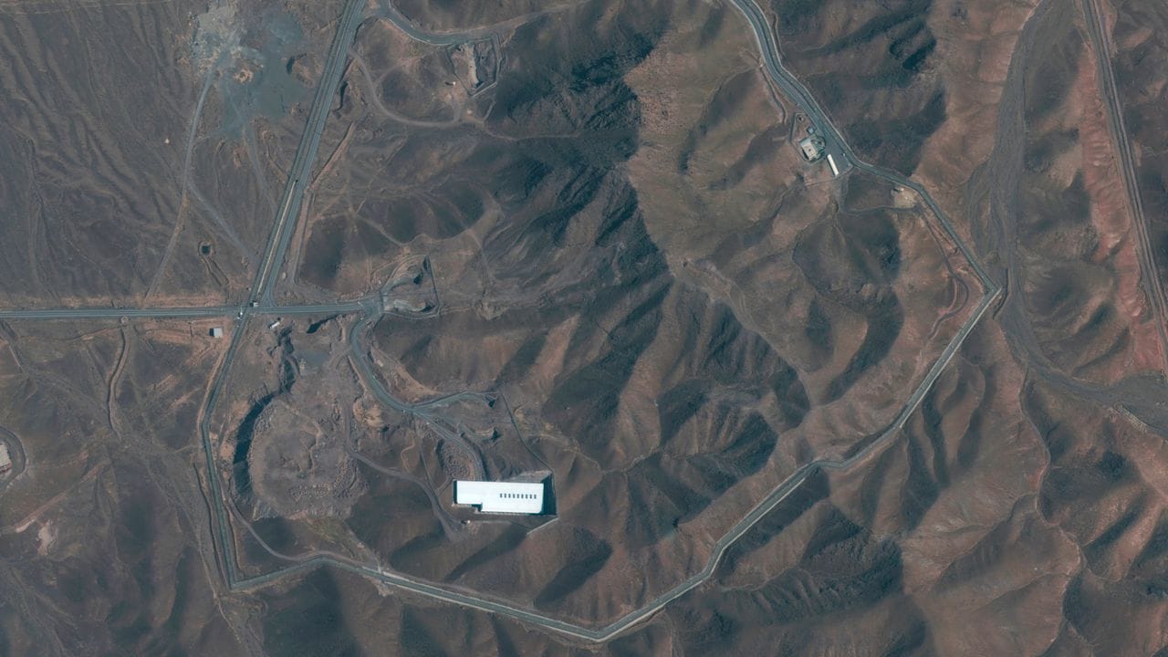 Das von Maxar Technologies zu Verfügung gestellte Satellitenbild zeigt die Atomanlage Fordo, nördlich der heiligen Stadt Qom im Iran.