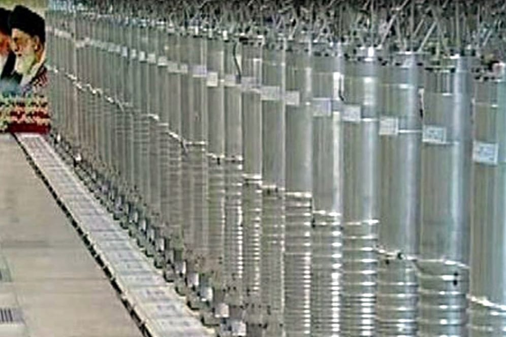 Zentrifugen für die Urananreicherung stehen in der Atomanlage Nathans.