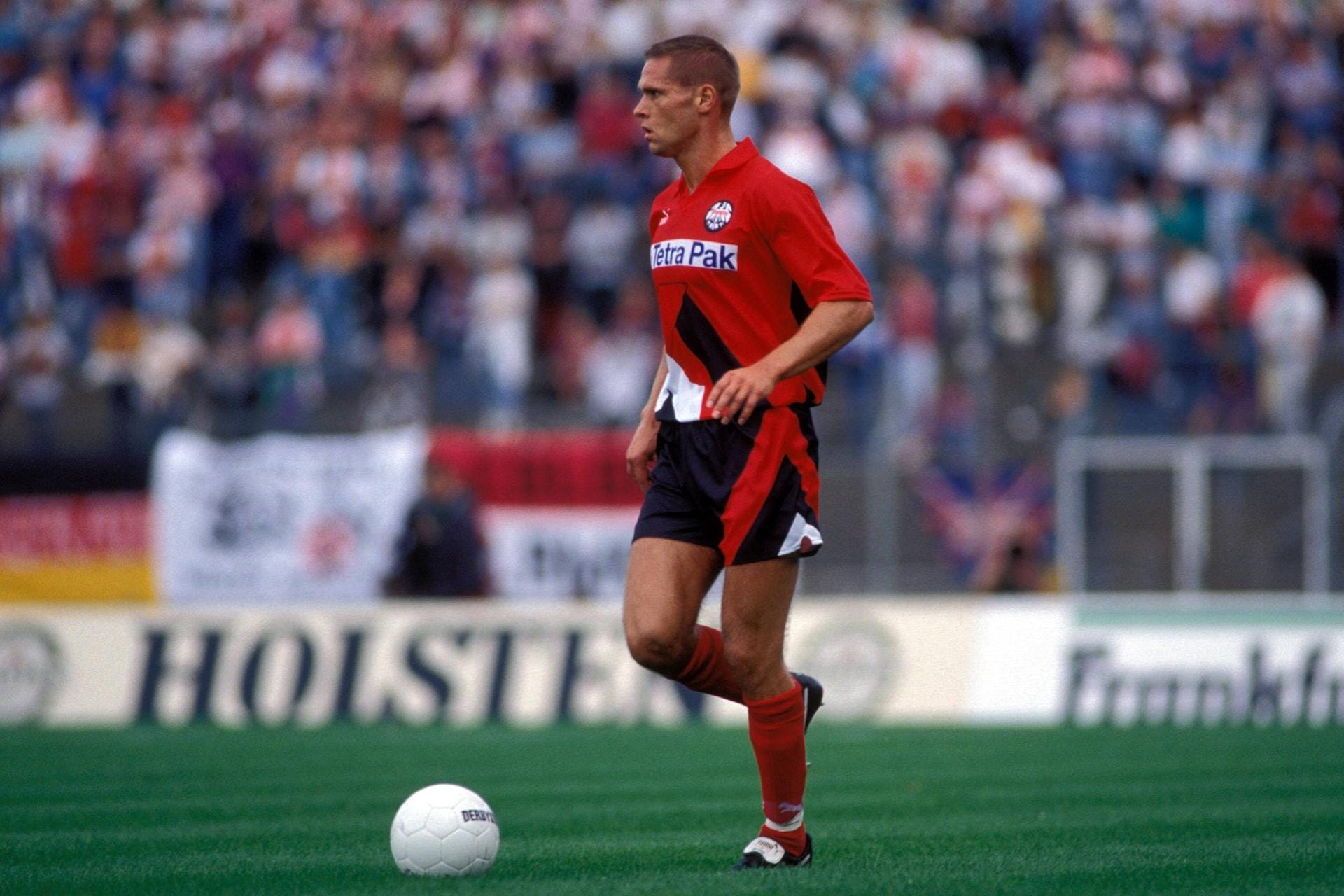 Thorsten Legat (1994-1995): Vor seiner Karriere bei Stuttgart und Schalke spielte er eine Saison im Trikot der Adler. Als Mittelfeldroutinier kam er von Werder Bremen zu den Hessen. Nach seinem verletzungsbedingten Karriereende 2001 auf Schalke war er immer wieder mal Trainer, ist aber auch durch seine prominenten TV-Auftritte bekannt.