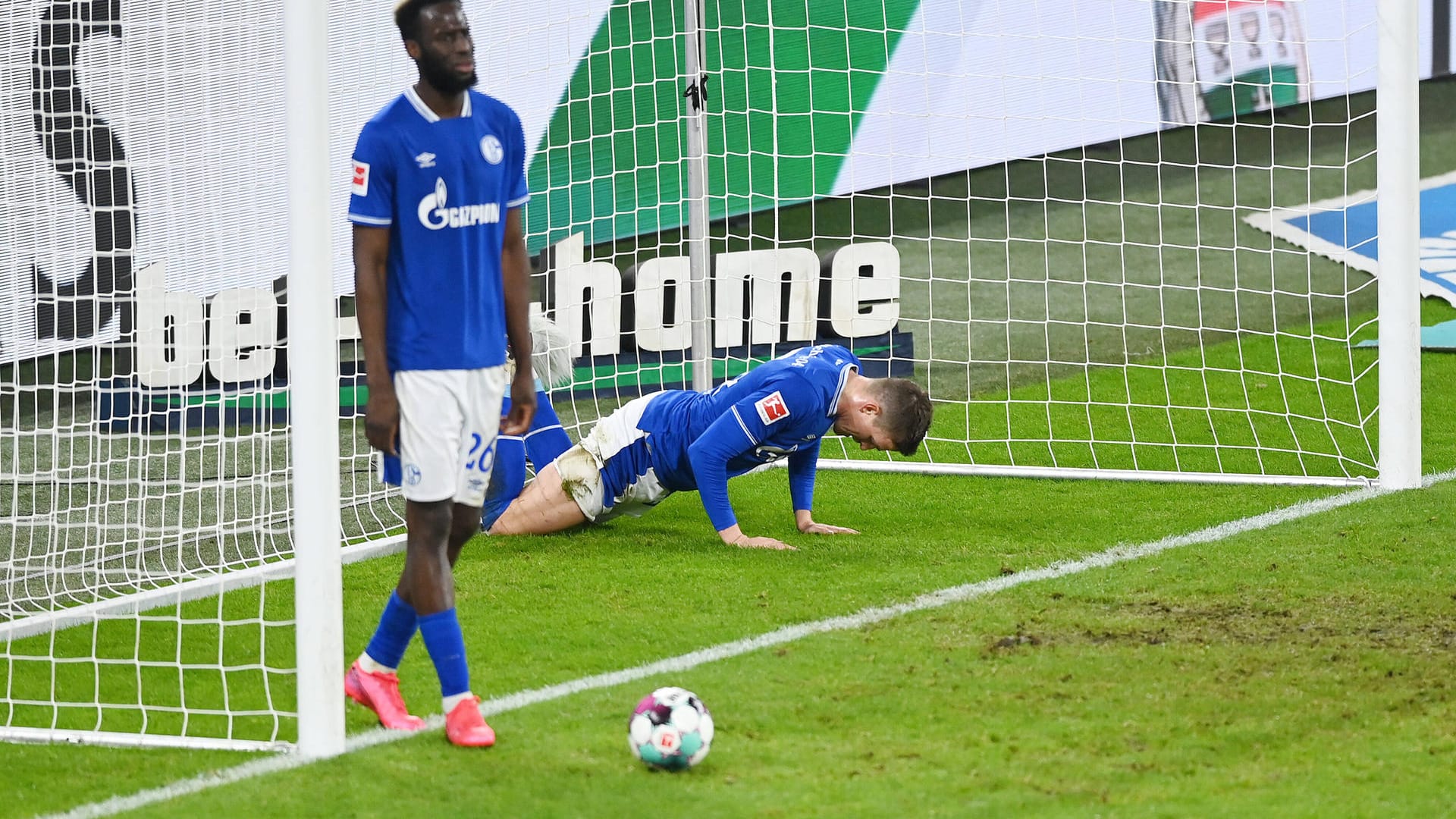 Dem FC Schalke 04 droht am Samstag im Spiel gegen die TSG 1899 Hoffenheim die Einstellung des Negativrekords von Tasmania Berlin. Der Hauptstadtklub konnte in der Saison 1965/66 31 Bundesliga-Partien in Serie nicht gewinnen. Auch andere Teams hatten lange Durststrecken.