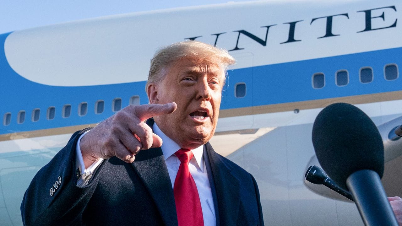 Rede vor Unterstützern? "Völlig angemessen": US-Präsident Donald Trump spricht auf der Andrews Air Force Base zu Pressevertretern.