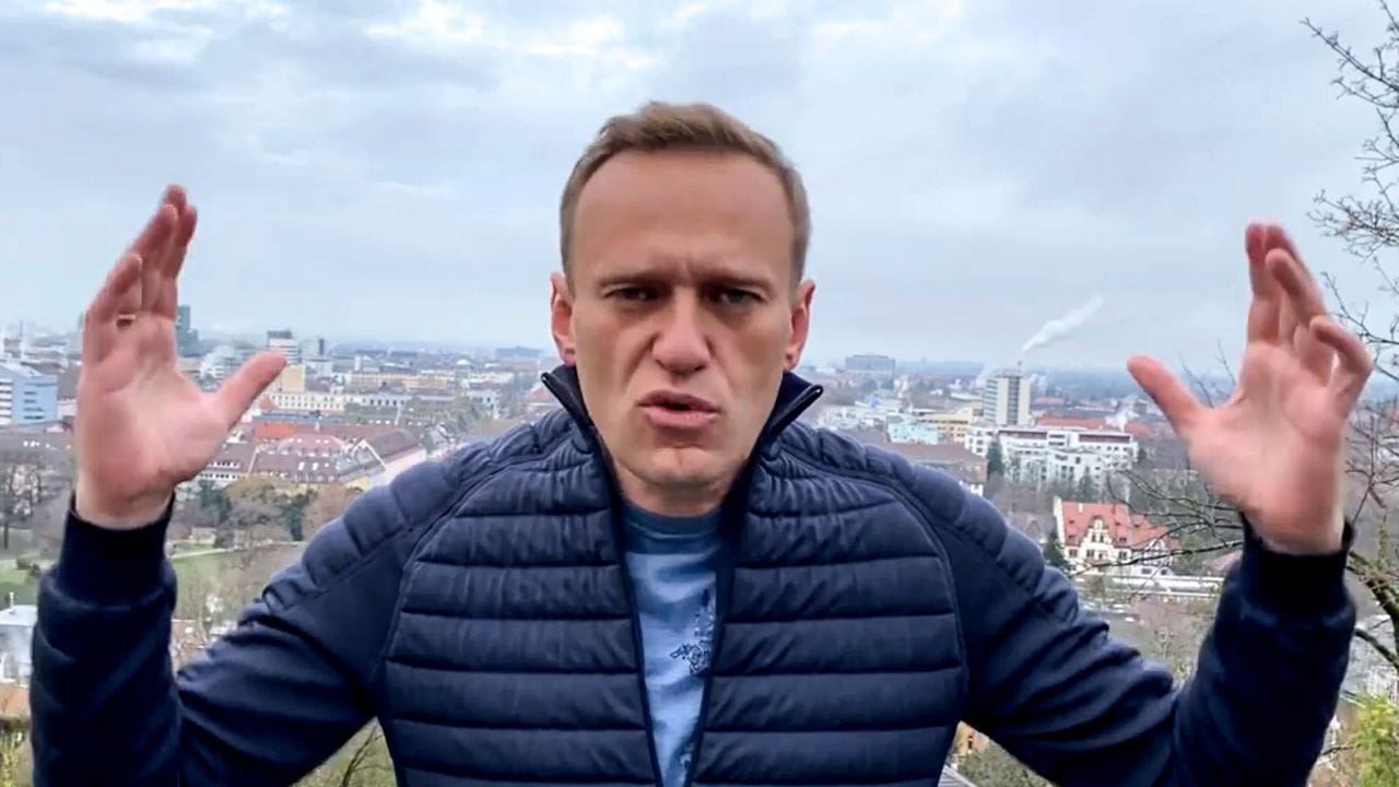Seit dem Sommer hatte sich Nawalny in Deutschland von einem Anschlag mit dem Nervengift Nowitschok erholt.
