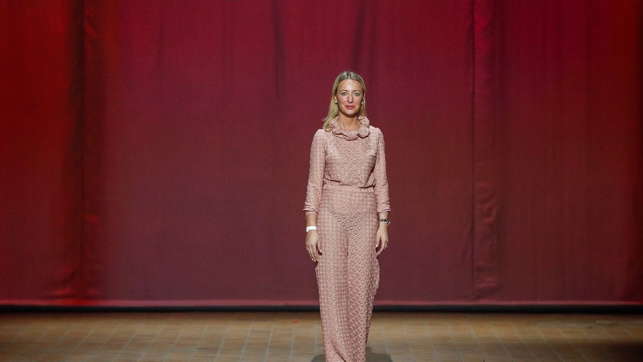 Designerin Lana Mueller bei der Mercedes-Benz Fashion Week im Kraftwerk. Designerin Lana Mueller bei der Mercedes-Benz Fashion Week im Kraftwerk.