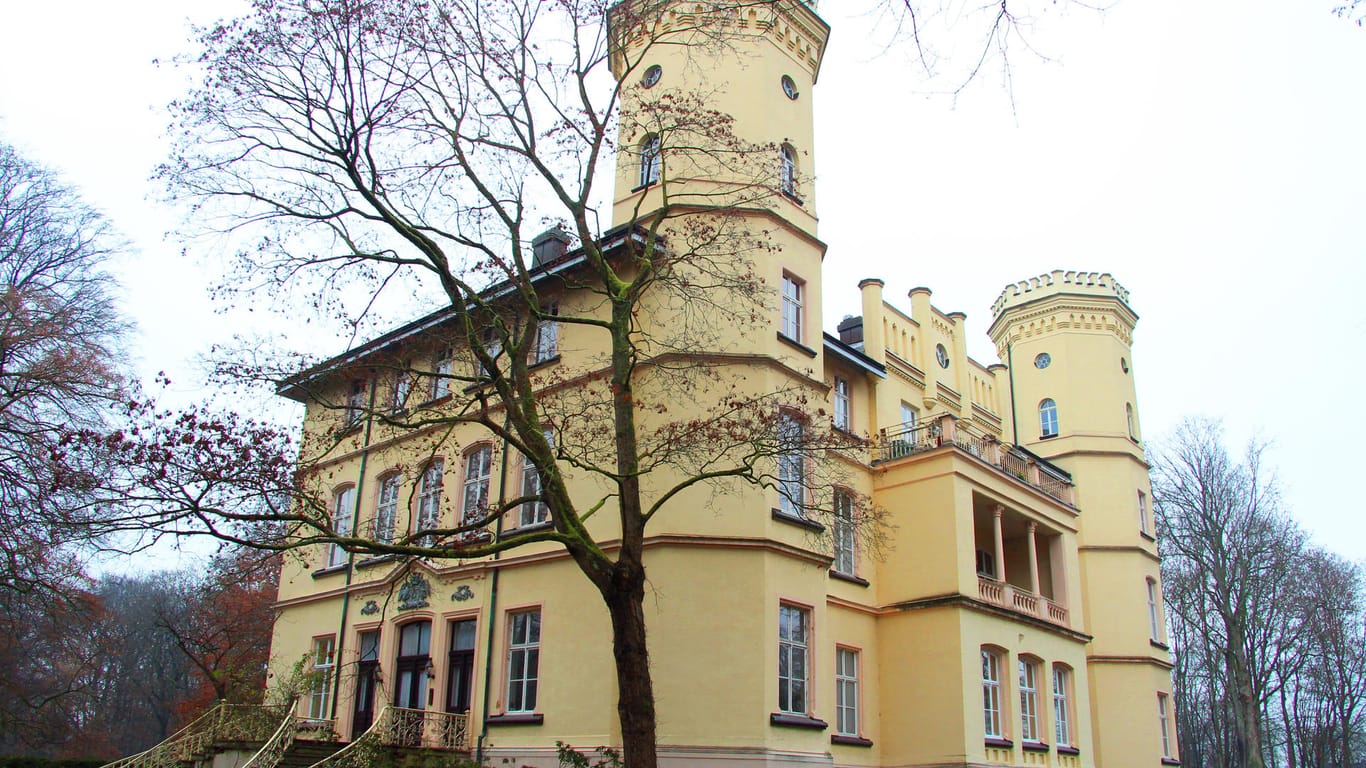 Neogotischer Stil des 19. Jahrhunderts: Schloss Schwansbell mit seinen achteckigen Türmen.