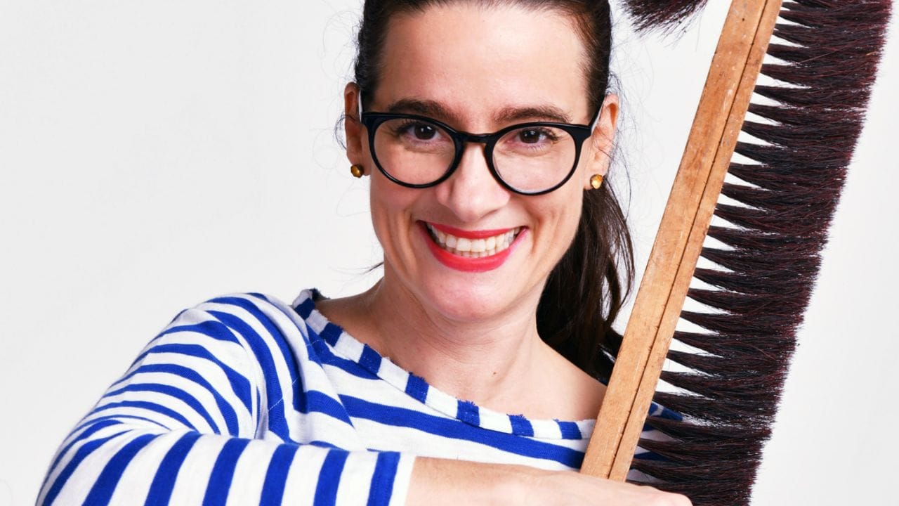 Sabine Haag ist Ordnungscoach und Bloggerin aus Mainz. Sabine Haag ist Ordnungscoach und Bloggerin aus Mainz.