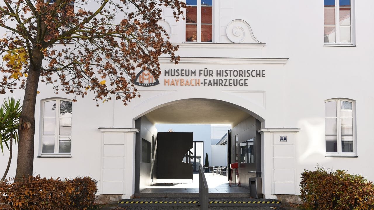 Historische Bauten: Das Maybach-Museum entstand in der alten Produktionsstätte der Zweiradmarke Express.