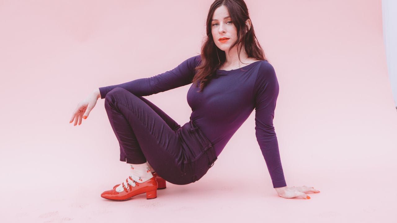 Sasha Spielberg alias Buzzy Lee geht ihr ganz eigenen Weg. Sasha Spielberg alias Buzzy Lee geht ihr ganz eigenen Weg.