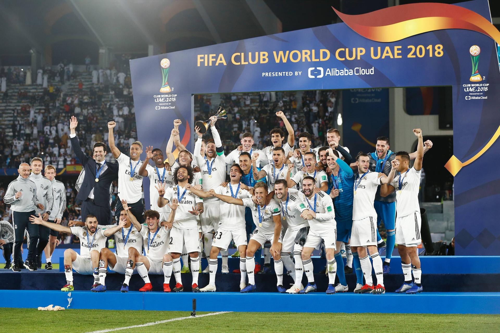 Real Madrid: Mit dem Jahr 2014 startet die Zeit des Meistervereins Real Madrid. Insgesamt vier Mal (2014, 2016, 2017, 2018) konnten die Spanier den Titel zur Klub-Weltmeisterschaft gewinnen und die anderen kontinentalübergreifenden Vereine ohne Trophäe nach Hause schicken. Mit vier Siegen setzen sie sich gegen internationale Konkurrenz durch und sind Ranglistenerster.