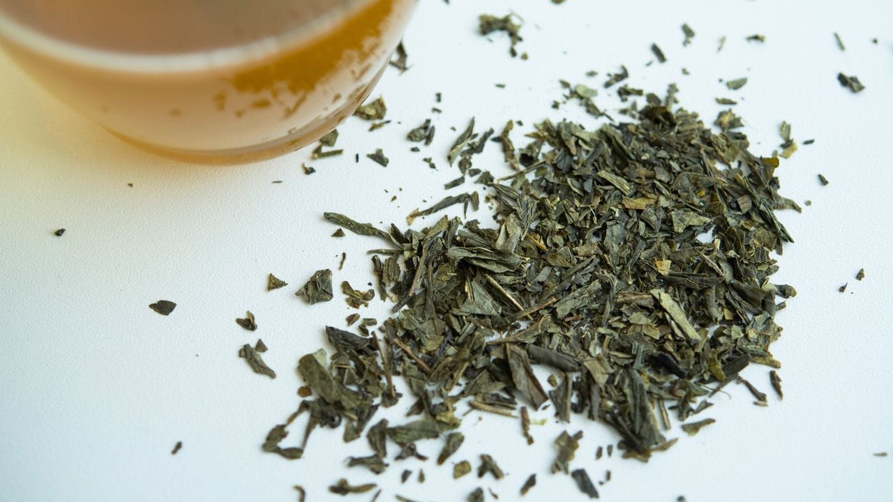 Grünem Tee wird eine blutdrucksenkende Wirkung nachgesagt.