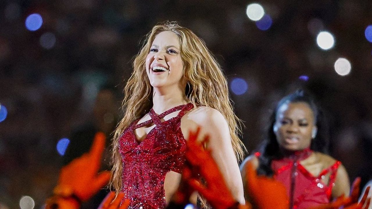 Die Sängerin Shakira tritt in der Halbzeit des Super Bowl LIV im Februar 2020 auf.