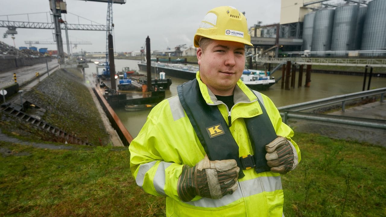 Marlo Heinrich wird als künftiger Wasserbauer zum Beispiel für Bauarbeiten am Hafen ausgebildet.