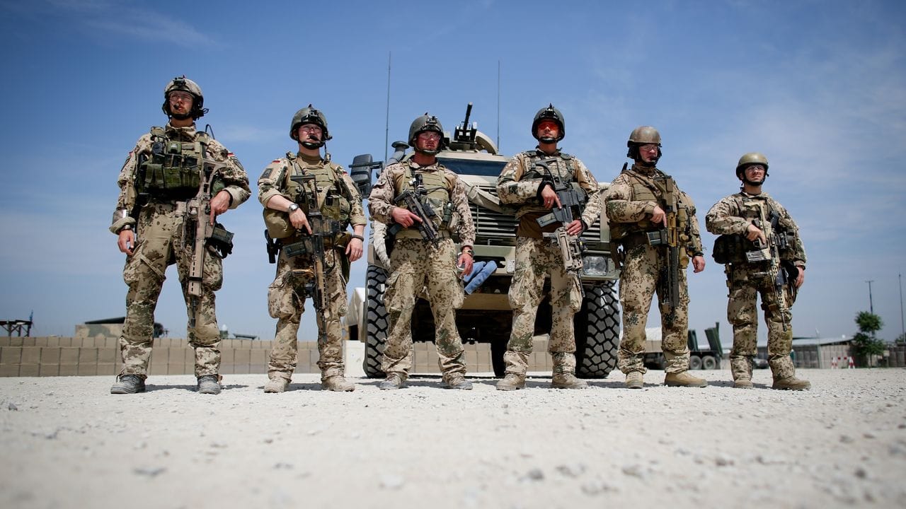 Soldaten der Bundeswehr in einem Feldlager im afghanischen Kundus.