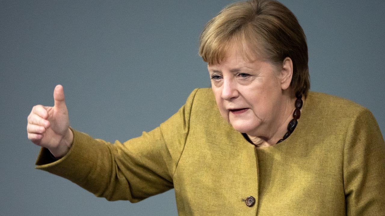 Kanzlerin Angela Merkel sucht das Gespräch über die Corona-Pandemie mit Kommunalpolitikern in Bayern.